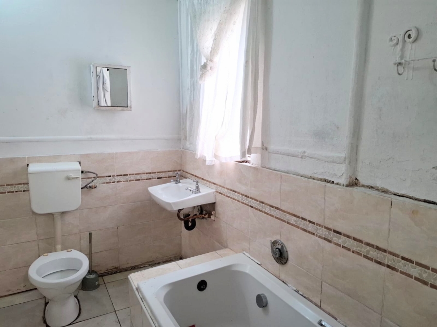 6 Bedroom Property for Sale in Quigney Eastern Cape